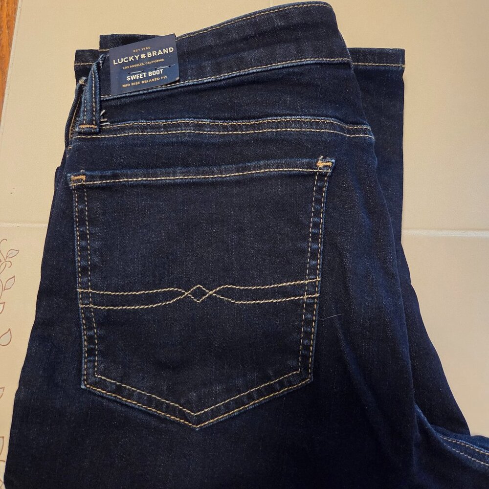 ✨ Lucky Brand Sweet Boot Jeans — Dark, Slimming & Effortlessly Cool! ✨